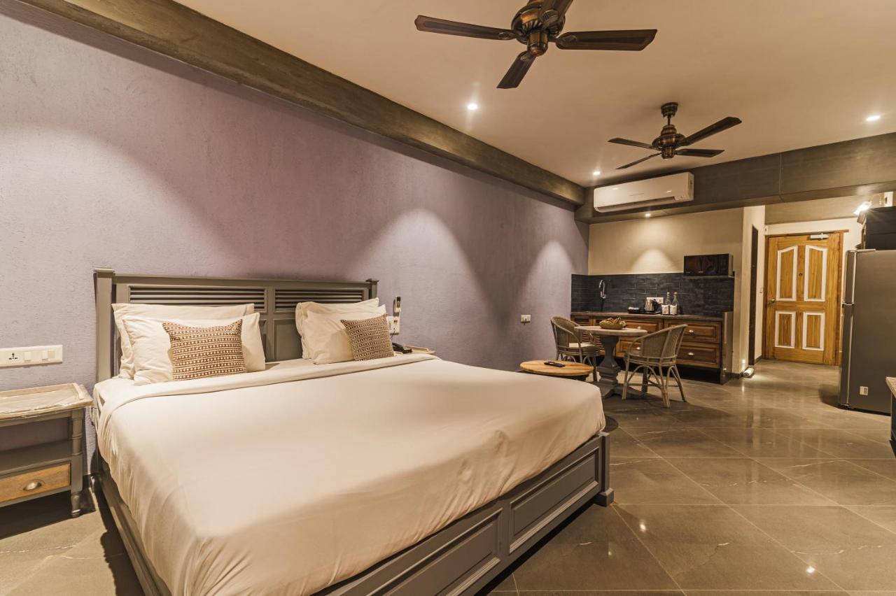 Bougainvilla Apartment Surat Exterior foto
